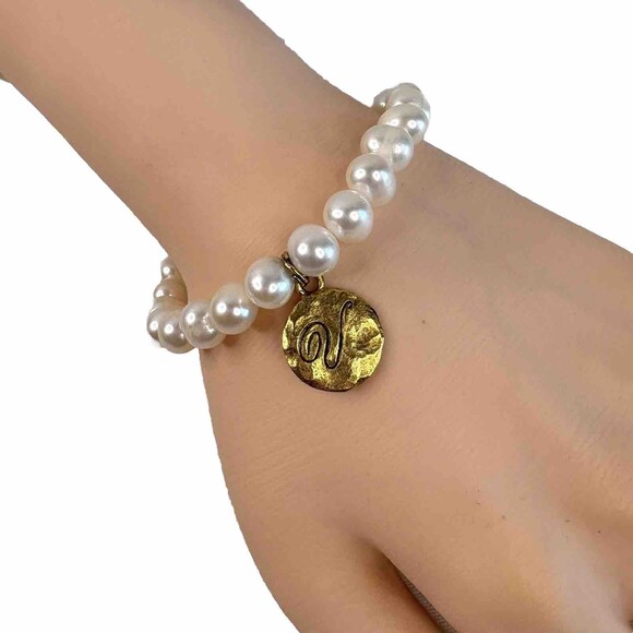 Freshwater Pearls Hammered Brass V Monogram Charm Stretch Bracelet - Picture 1 of 5